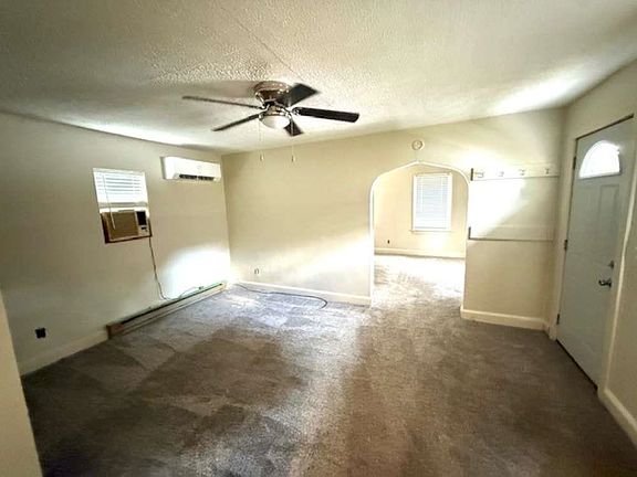 3rd image of 1120 Parry St