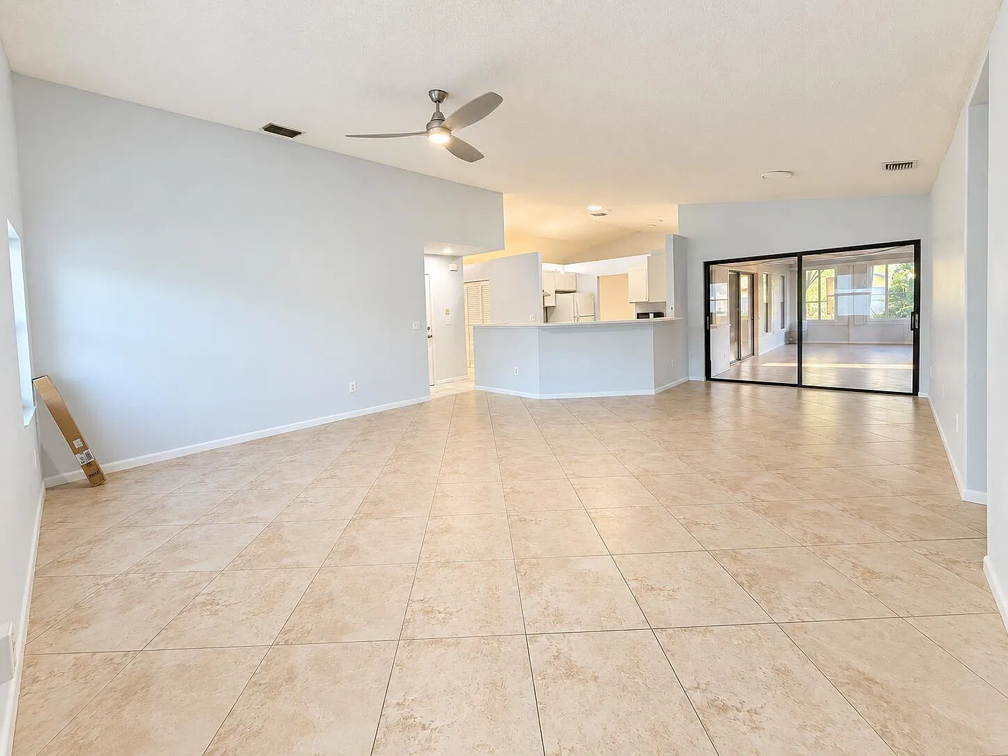3 bed, 2.0 bath, 2236 sqft, $3,500 — Photo 4