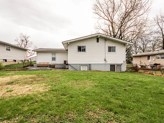 2nd image of 10256 Clarendon Ave