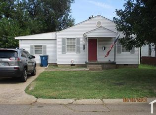 541 E Ercoupe Dr, Midwest City, OK 73110