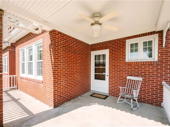 2031 Middle Rd, Glenshaw, PA 15116