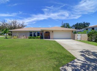 8289 136th St, Seminole, FL 33776