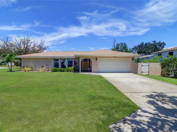 8289 136th St, Seminole, FL 33776