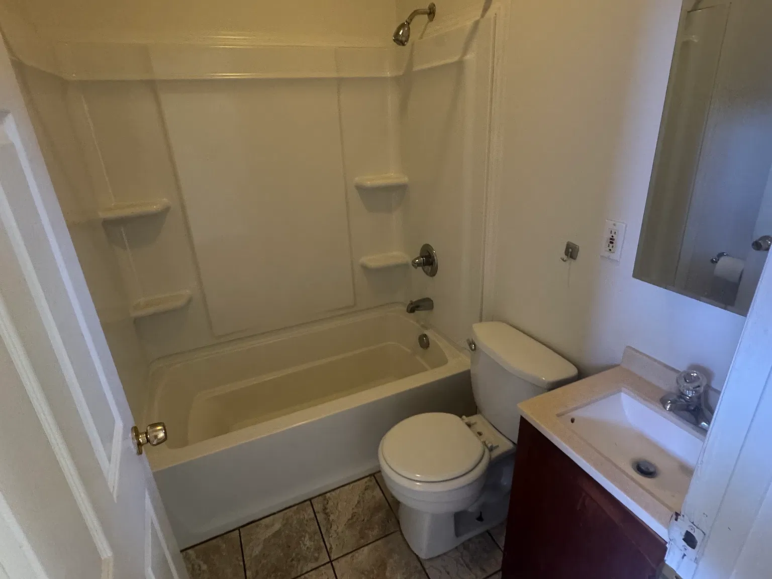 1 bed, $900 — Photo 4