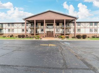 4849 Grace Rd UNIT 216, North Olmsted, OH 44070