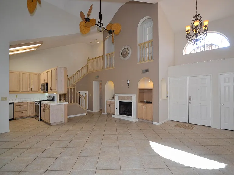 2911 Country Club Dr — Photo 6