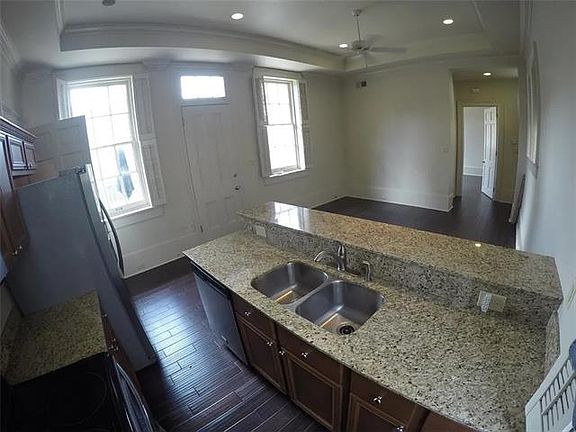 5th image of 1533 Jackson Ave Unit 6