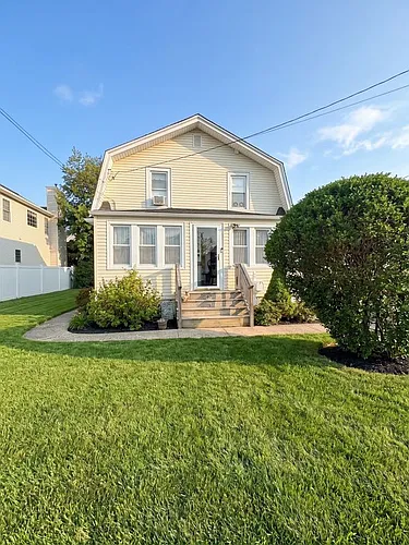 67 Richard Ave Photo 1