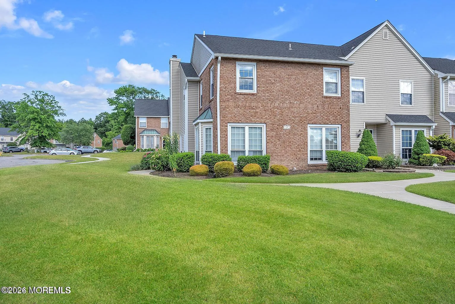3 bed, 2.5 bath, 1868 sqft, $3,400 — Photo 3
