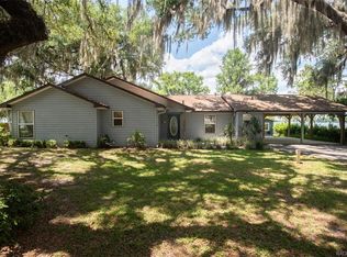 9961 W Riverwood Dr, Crystal River, FL 34428