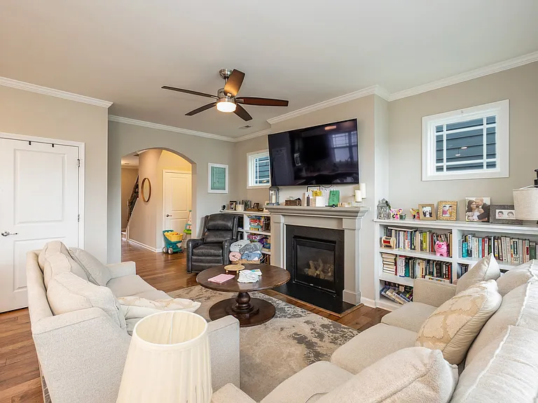 101 Salt Cedar Ln — Photo 5
