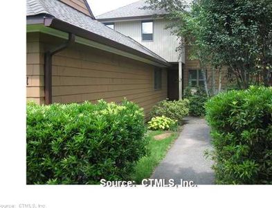 1 Bathcrescent Ln, Bloomfield, CT, 06002