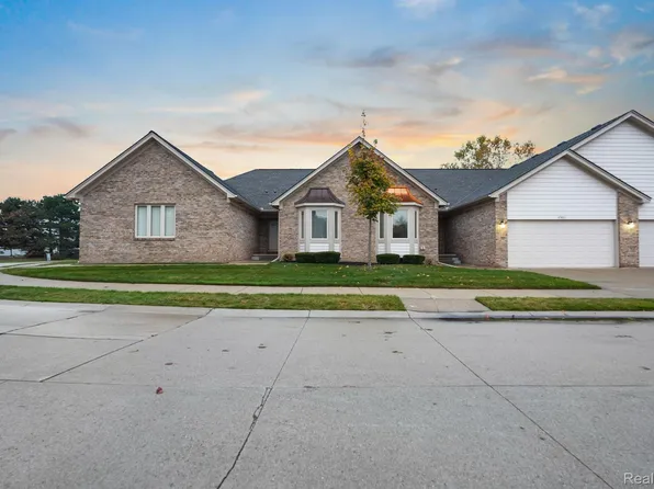 45803 Karam Dr, Shelby Township, MI 48315