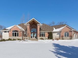 10 High Point Rd, Saint Paul, MN 55110