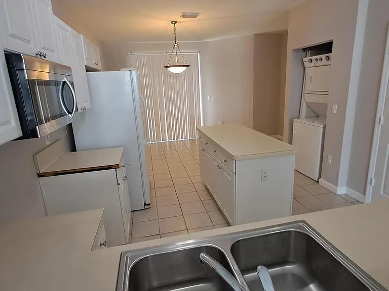 4219 Napoli Lake Dr — Photo 3