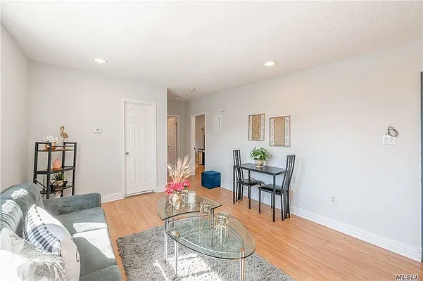 Rented by Century 21 American Homes | media 22