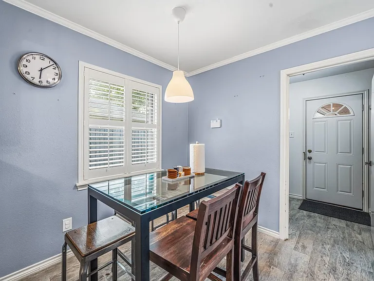 8426 Edgemoor Dr — Photo 17