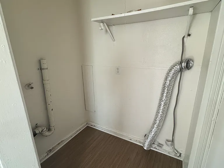 412 N San Jacinto St — Photo 2