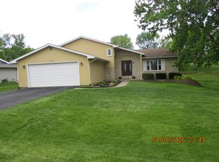 1762 Broadacre Rd, Crown Point, IN 46307