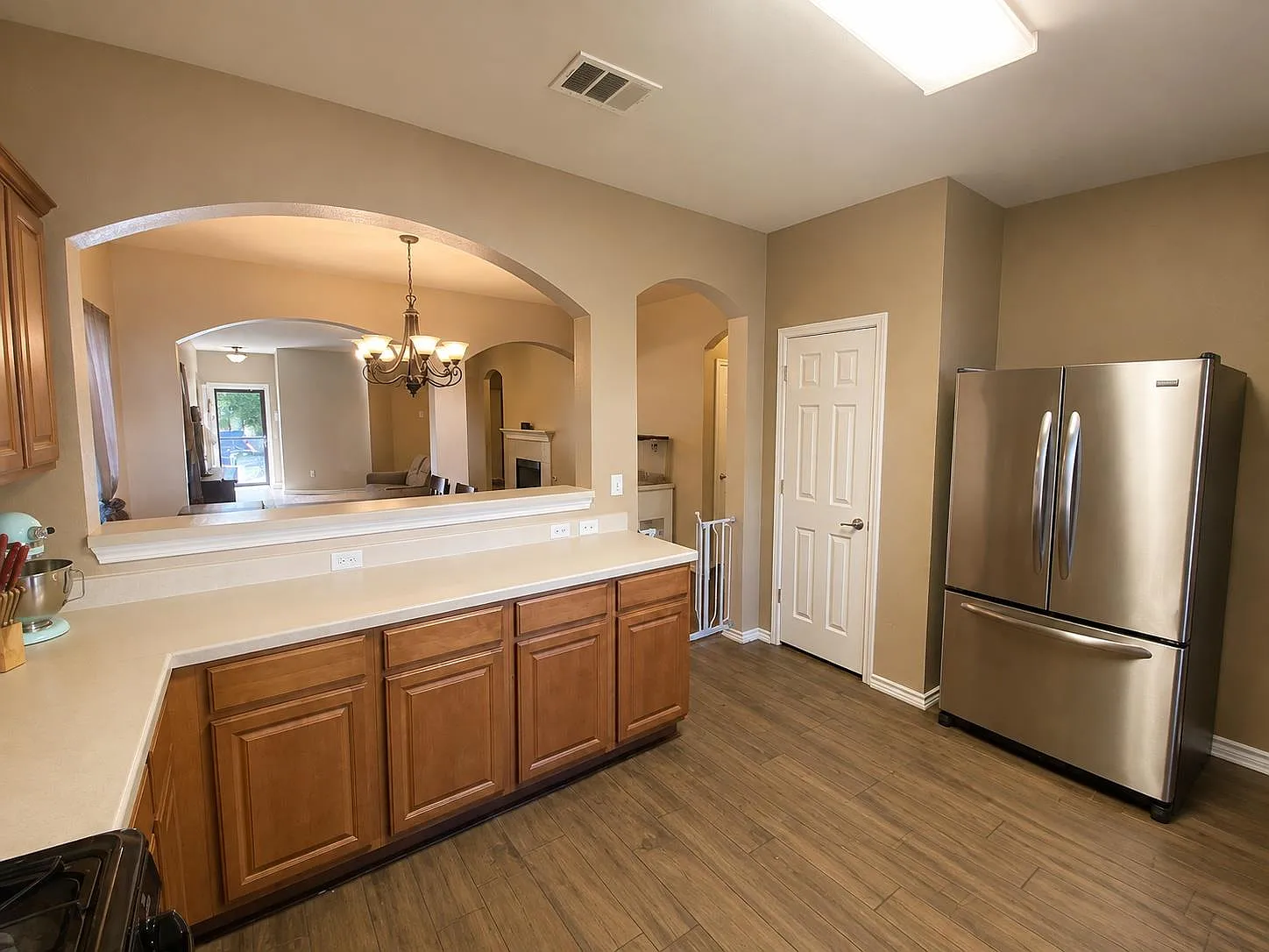 4 bed, 2.0 bath, 1766 sqft, $2,100 — Photo 4