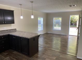 404 E Brick St, Sheridan, IN 46069