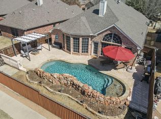 7051 Bethlehem Dr, Grand Prairie, TX 75054