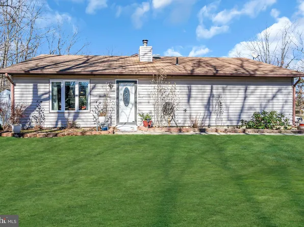 13 Robin Rd, Howell, NJ 07731