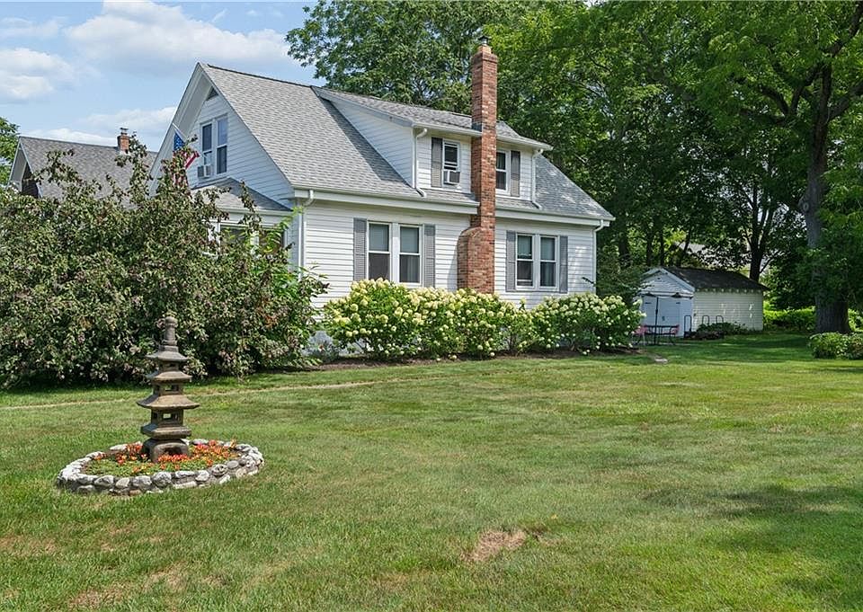1st image of 29 Howland Ave