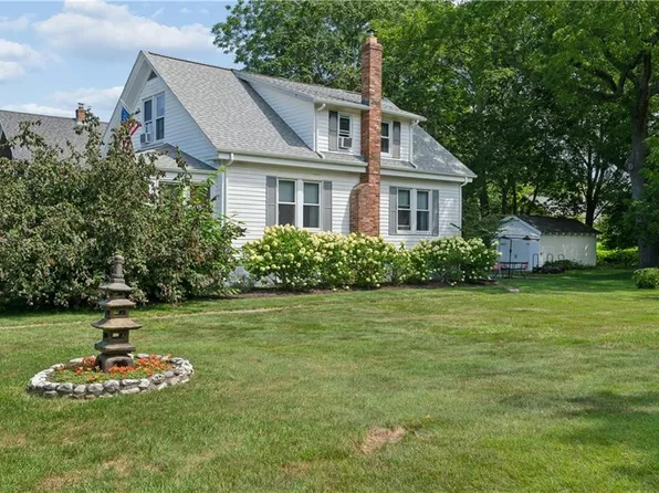 29 Howland Ave, Jamestown, RI 02835