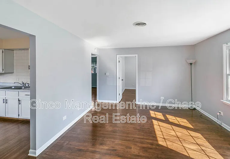 11212 1st St #4 — Photo 5