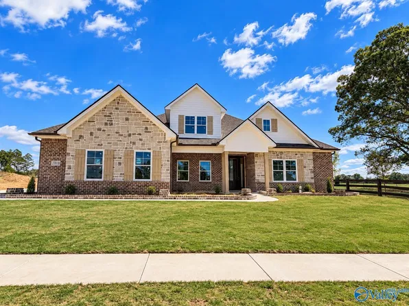 22018 Spyglass Ln, Athens, AL 35613