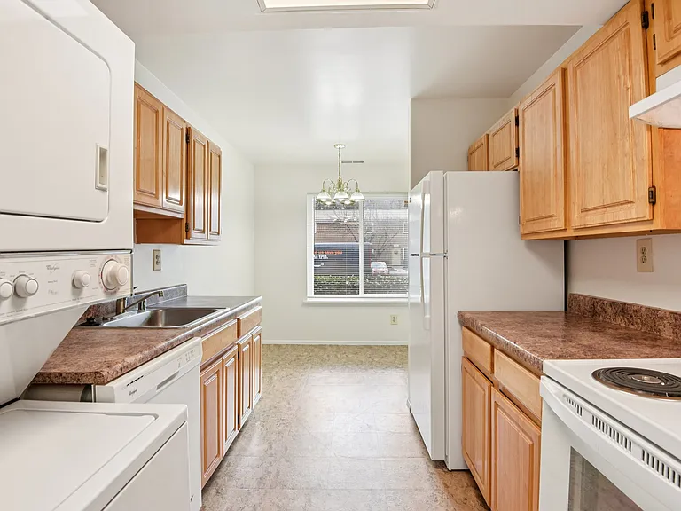 Howard Hills Rental Townhomes and Duplexes — Photo 47