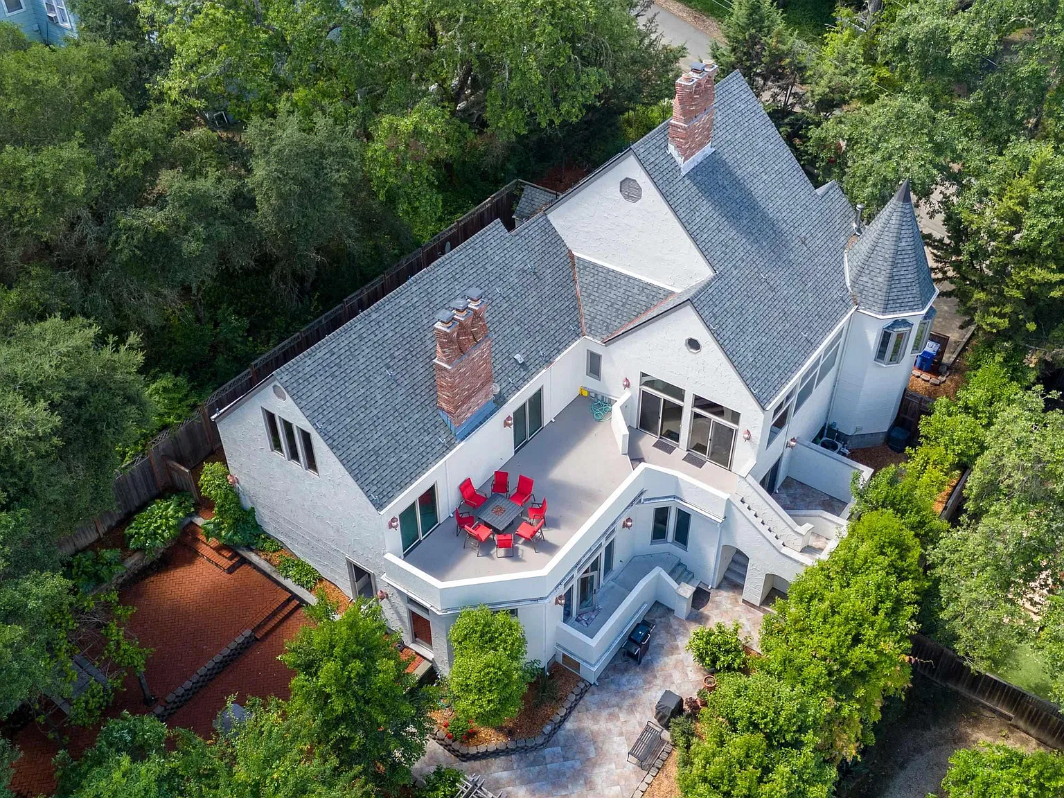 4 bed, 3500 sqft, $10,000 — Photo 4