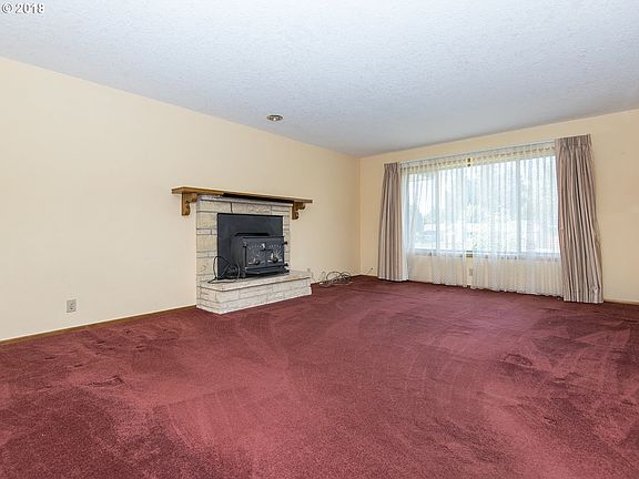4th image of 2307 SE Pine St