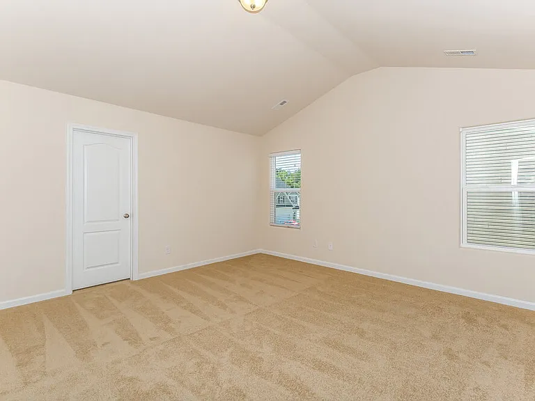 1521 Waylon Ave — Photo 6