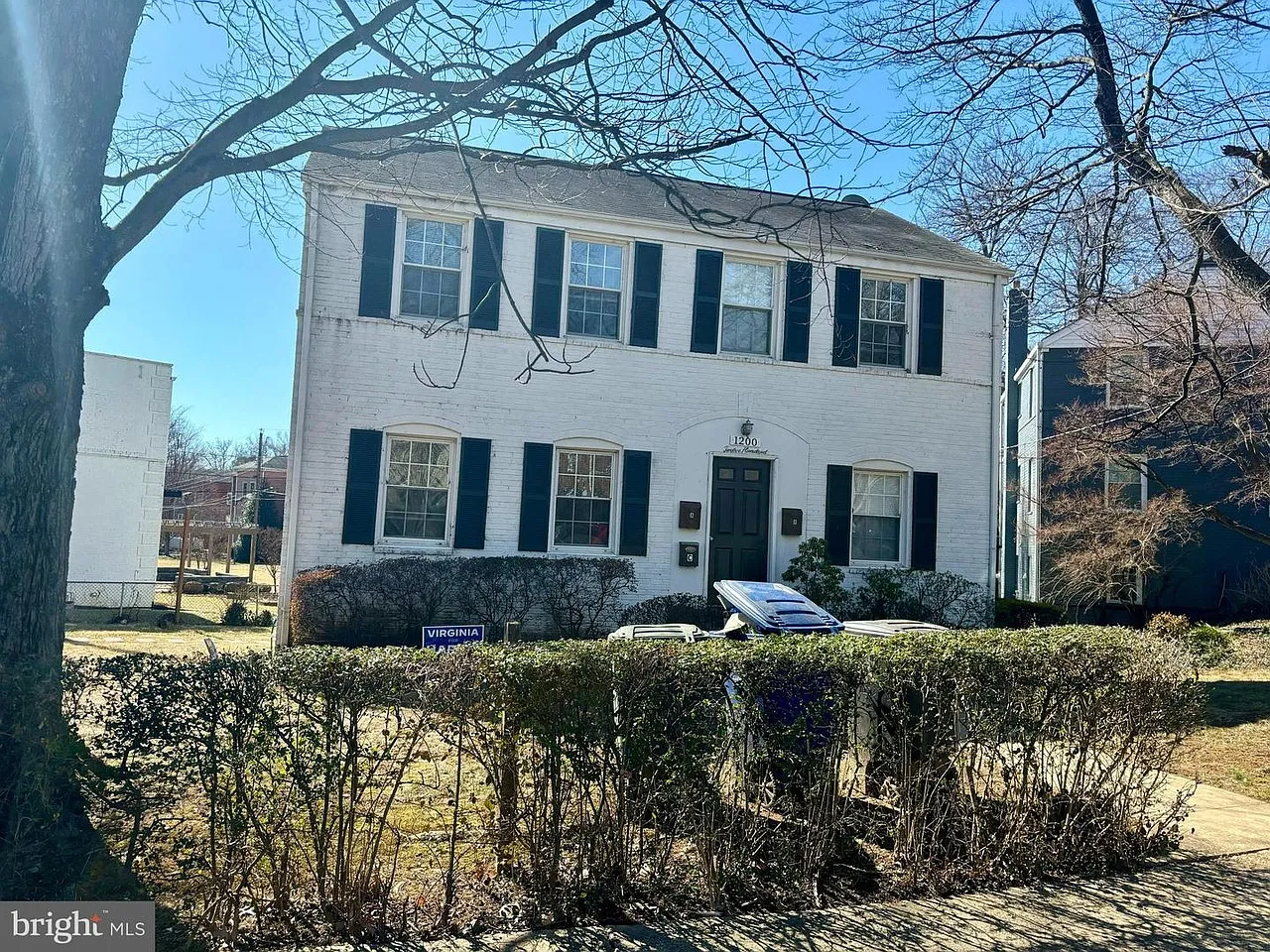 2 bed, 812 sqft, $2,150 — Photo 2