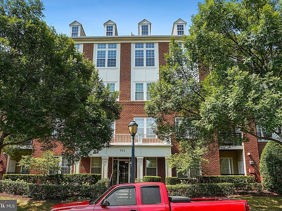 2nd image of 701 Fallsgrove Dr APT 309