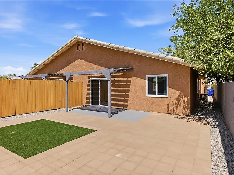 31601 Avenida Maravilla — Photo 26