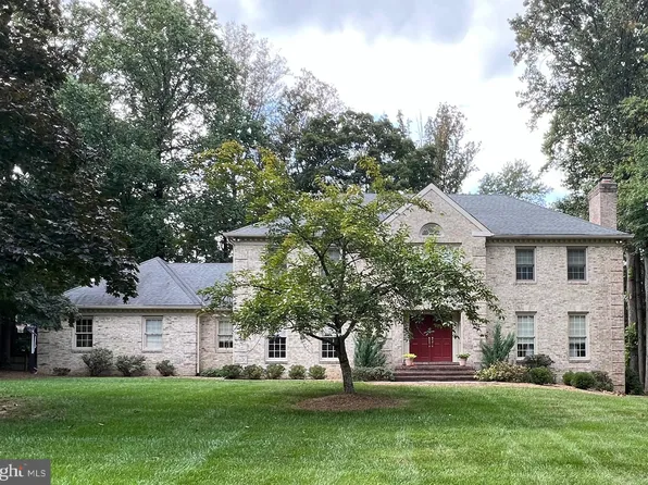 1310 Daviswood Dr, Mc Lean, VA 22102