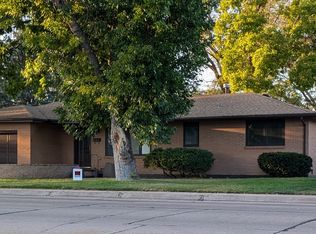 2307 W E St, North Platte, NE 69101