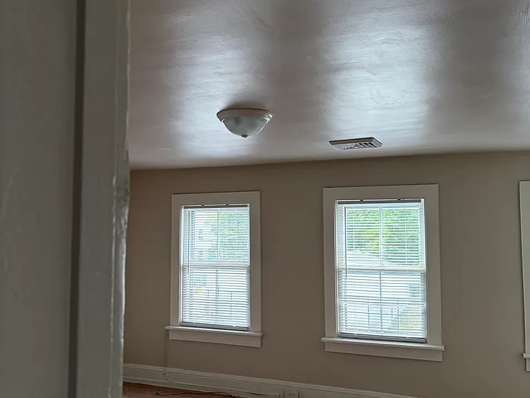 111 Fisher Ave — Photo 6