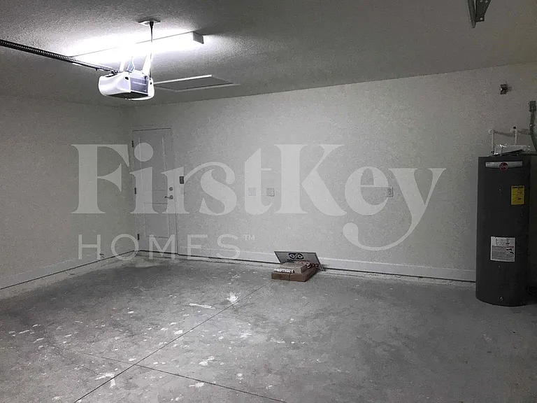 1731 NW 14th St — Photo 15