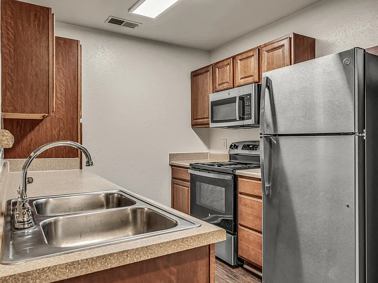 Enclave Apartments — Photo 8