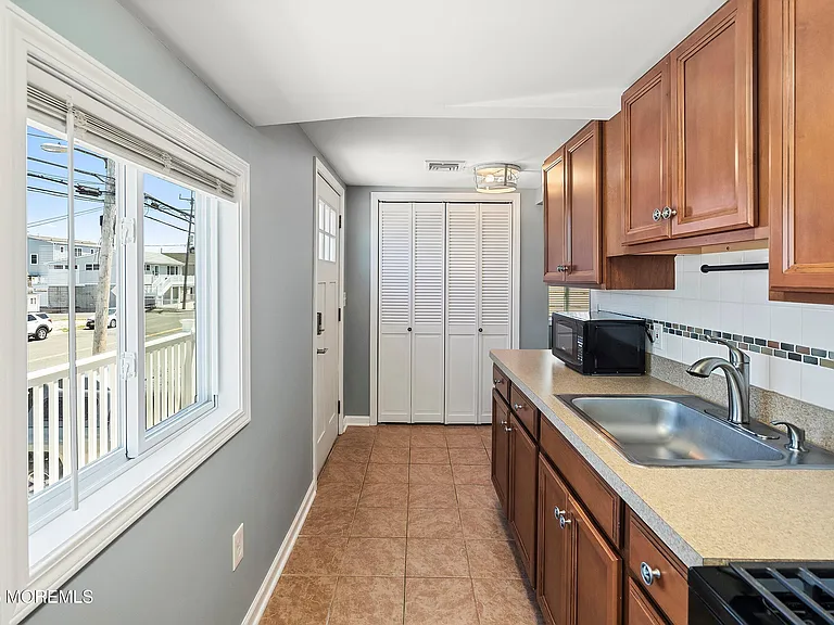 309 Hiering Ave #A — Photo 7