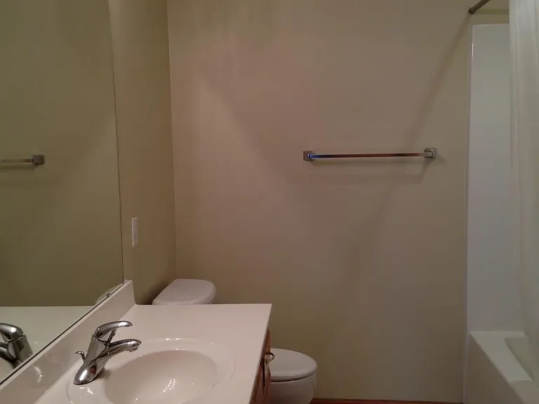 2103 Linden Trl — Photo 5