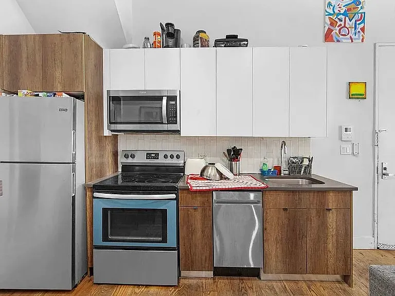 481 Evergreen Ave #1F — Photo 5