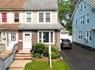 4562 170th St, Flushing, NY 11358