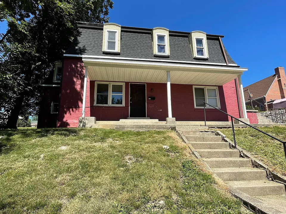 158 W Main St