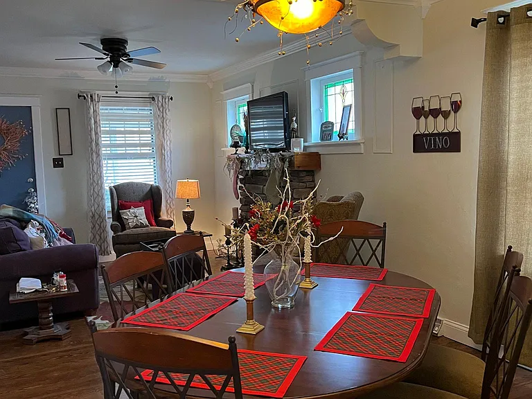 1464 Sproule Ave — Photo 8