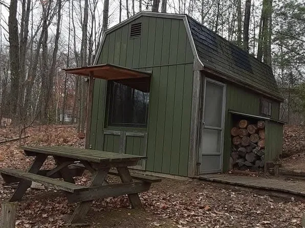 28 N Dodge Lake Ave, Harrison, MI 48625